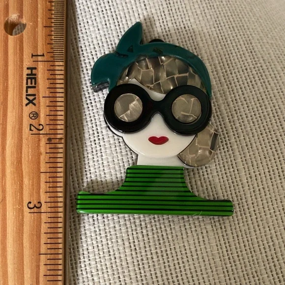 Retro Bowknot Glasses Lady Brooch/Pendant - Picture 4 of 4